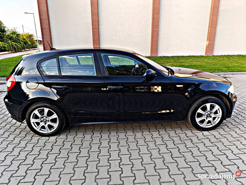 BMW seria 116 benzynaNiski przebiegSUPER stan czarny Korsze