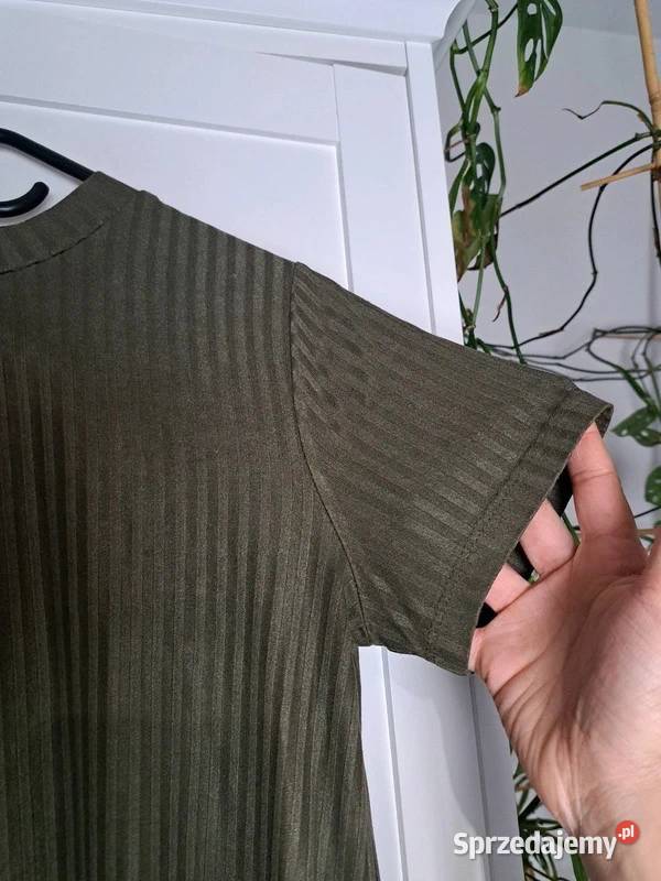 Khaki sukienka z subtelnymi prażkami elegancka i Trąbki Wielkie