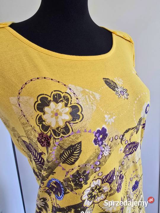 Ciekawa bluzka w stanie z dekoltem