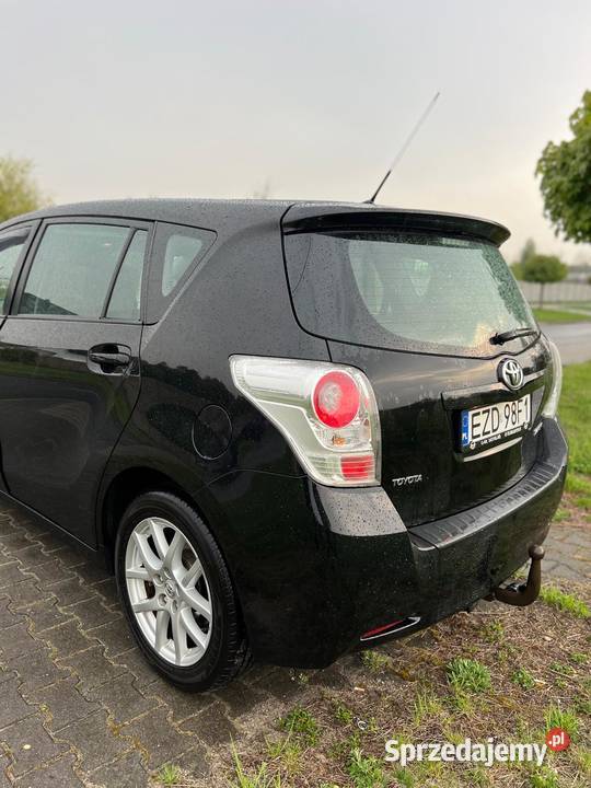 Toyota Verso 18 BenzLpg 7 osobowy hak kamera nieuszkodzony Zduńska Wola