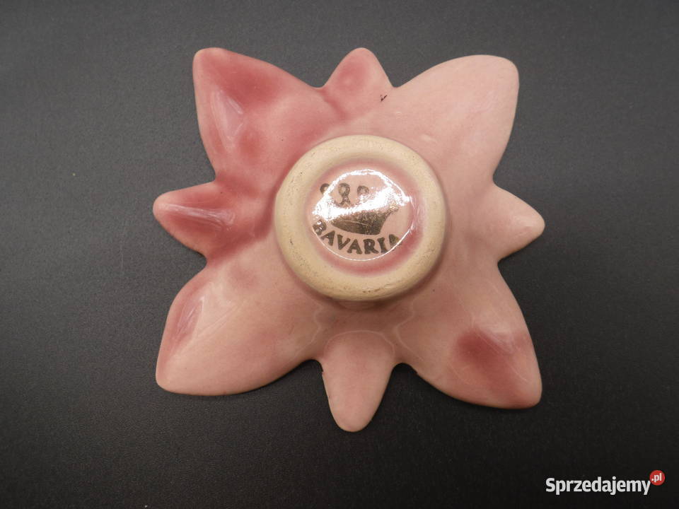 Świecznikpaterka porcelanowy w kształcie kwiatka Raszków