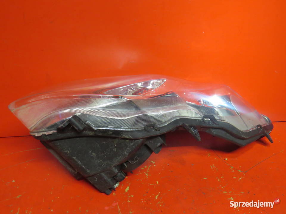 SUZUKI BURGMAN 400 250 07 k7 lampa przód