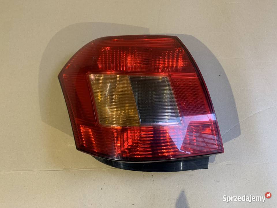 Lampa tył tylna lewa 3d HB Toyota corolla e12 Szczecin
