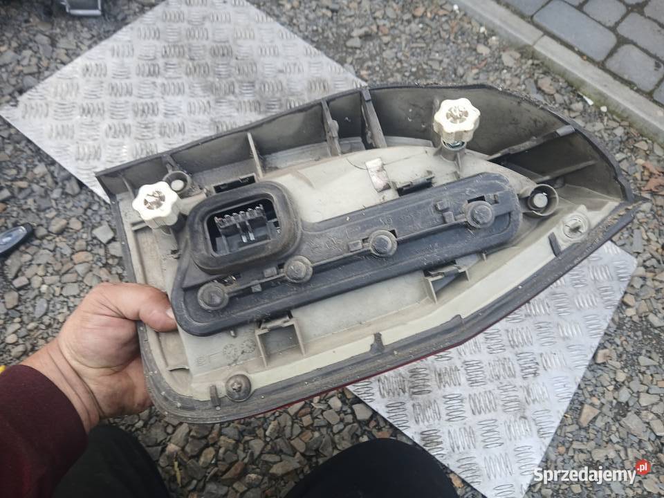 Lampa lewa tył tylna Opel Zafira A 9903r EU małopolskie Radłów
