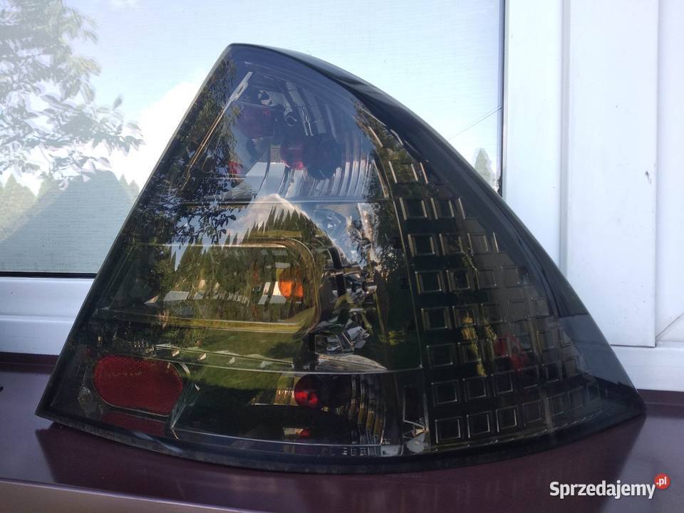 Ford Mondeo MK3 lampy tył tylne komplet ciemne