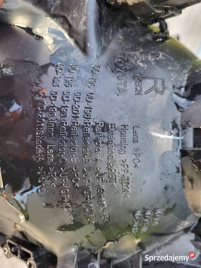 Toyota Yaris III Lampa przód prawa WYSYŁKA Pobiedziska