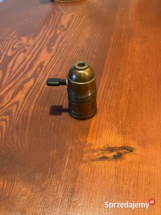 Stara oprawka E27 mosiężna z wyłącznikiem Chudów