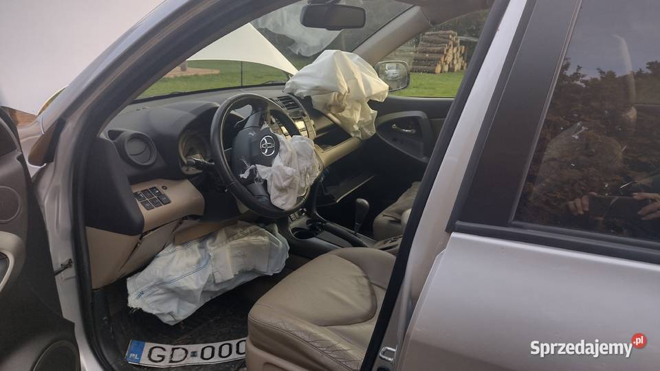 Sprzedam powypadkową Toyotę Rav 4 150KM sprzedam
