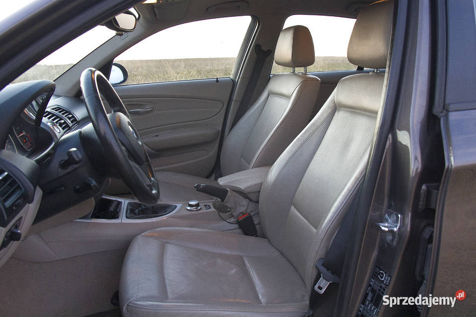 BMW E87 118d 143 2007r radio Słupia