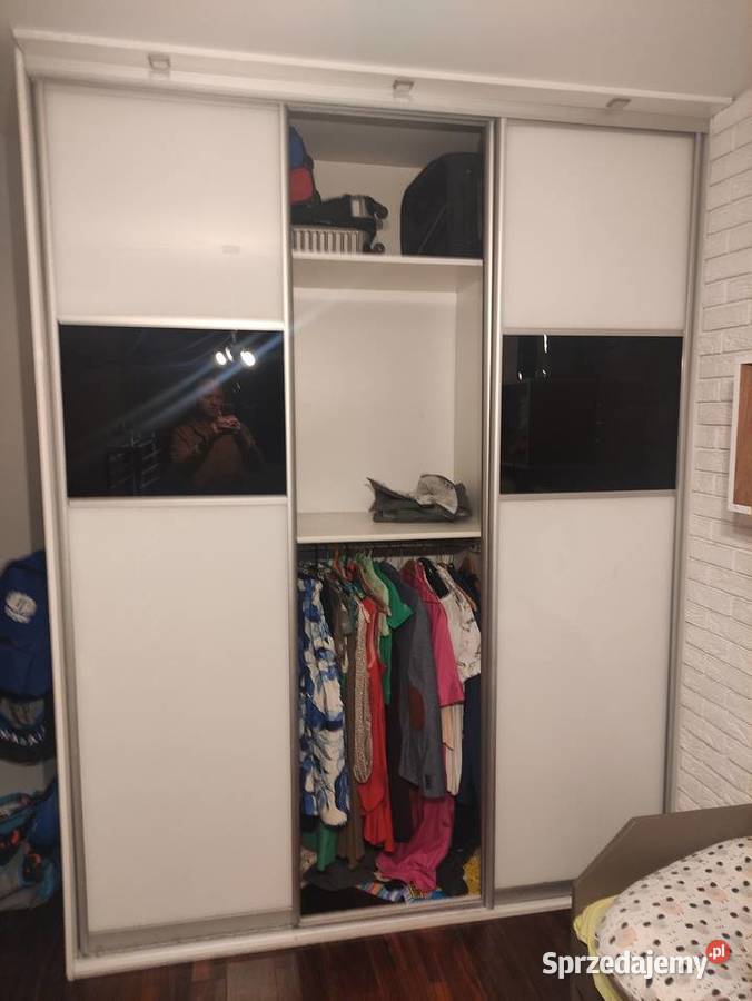 Szafa z drzwiami przesuwnymi Piaseczno