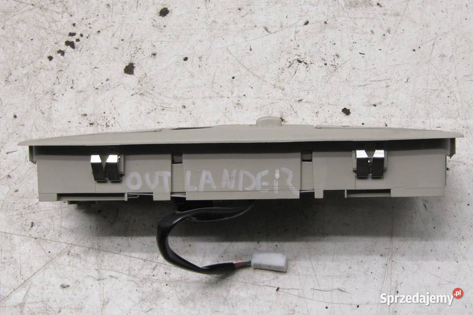 LAMPKA WNĘTRZA OŚWIETLENIE KABINY MITSUBISHI Oświetlenie kabiny
