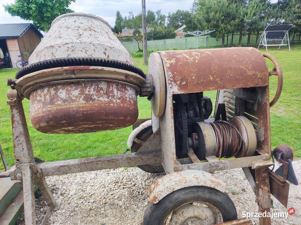 Betoniarka spalinowa z wyciągarką