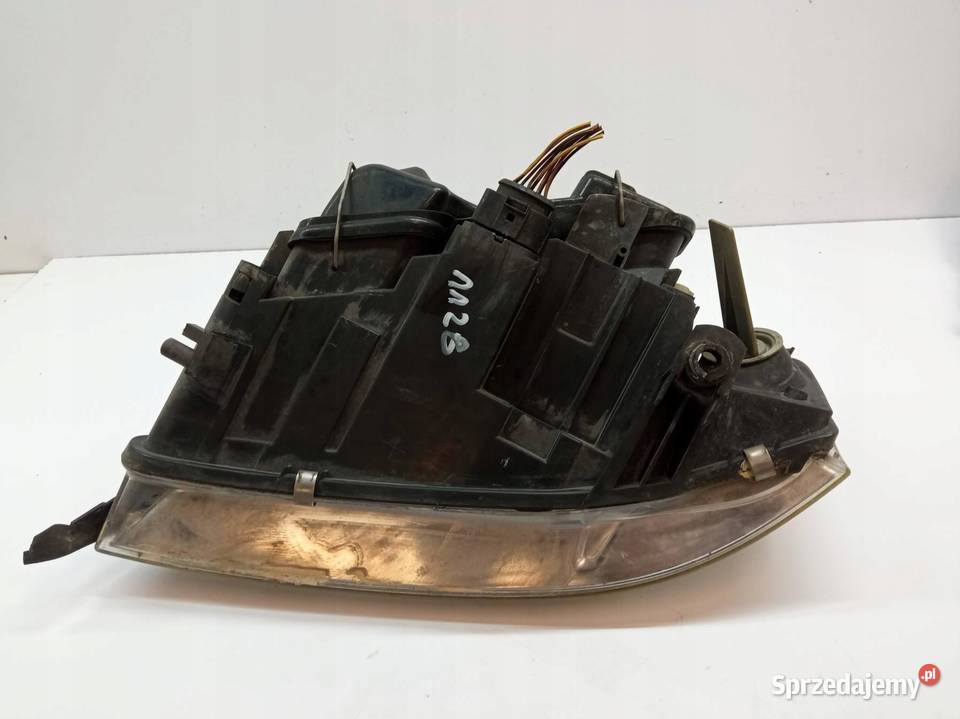 LAMPA PRZÓD PRAWA EUROPA SOCZEWKA H7 Audi A6 II osobowe