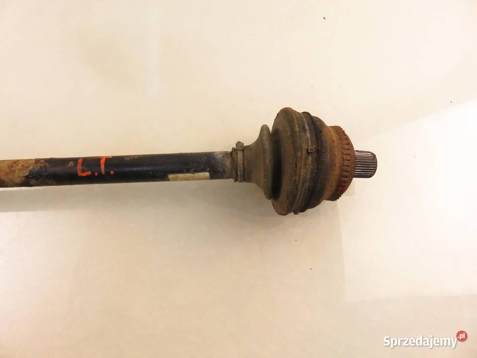 PÓŁOŚ LEWA TYLNA AUDI A4 B5 18 20V Układ napędowy