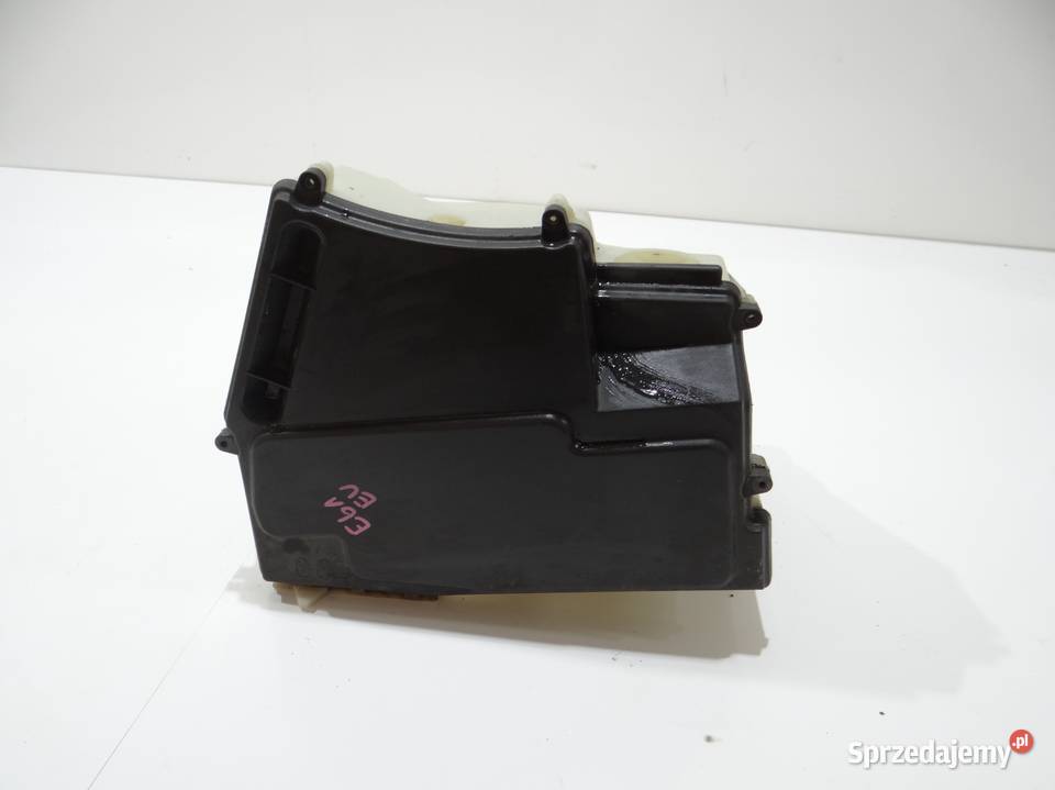 OBUDOWA SKRZYNKI BEZPIECZNIKÓW BMW E61 EU osobowe lubelskie Strzyżewice