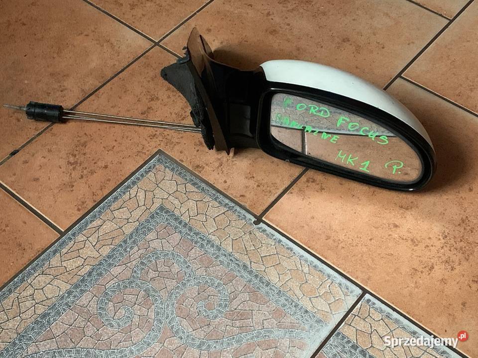 lusterko prawe Ford Focus MK1 białe 015475 osobowe Margonin