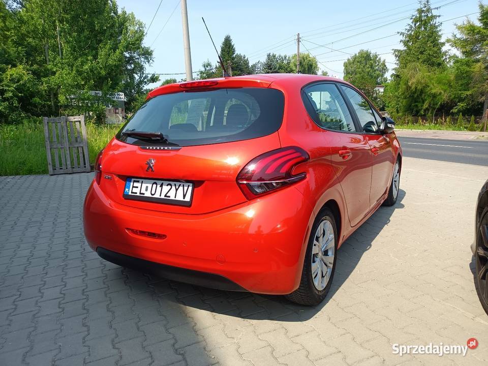Peugeot 208 12 benzyna 2015 r lift bogata wersja 82KM łódzkie Łódź
