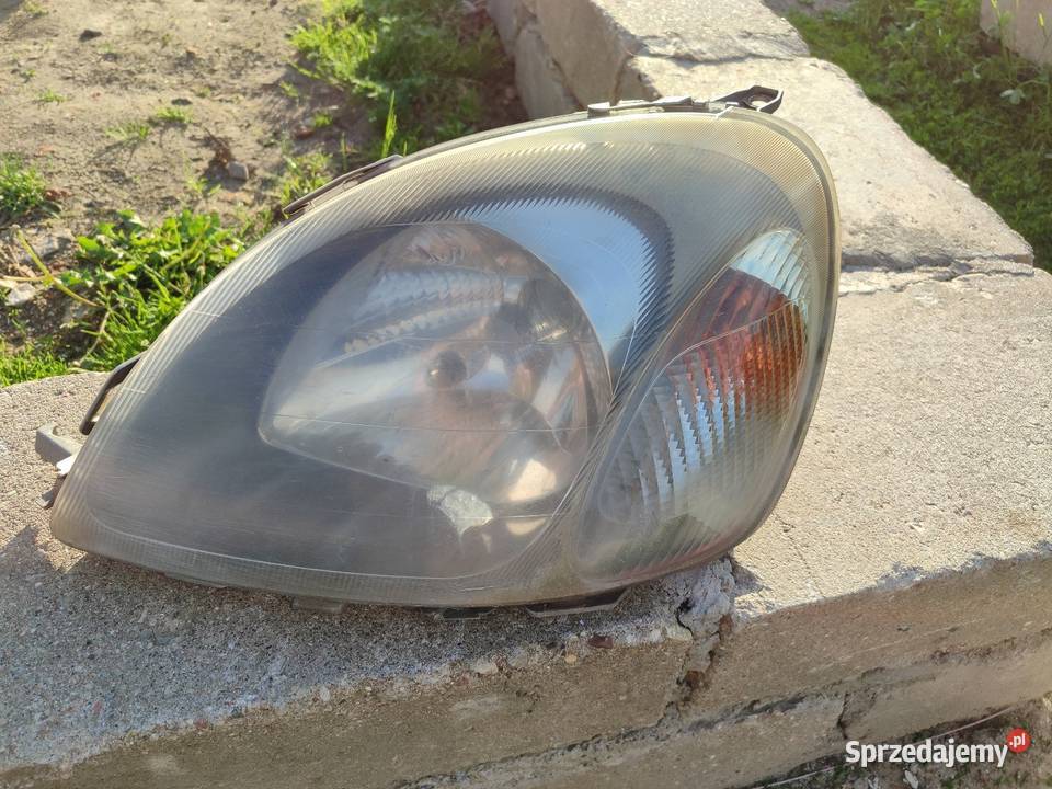 Lewa lampa Toyoty Yaris Parczew