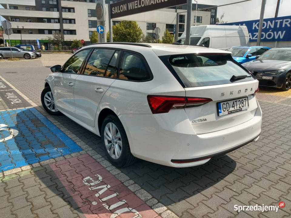 koda Octavia 15 TSI 115 essence smartlink lane manualna Octavia Tychy