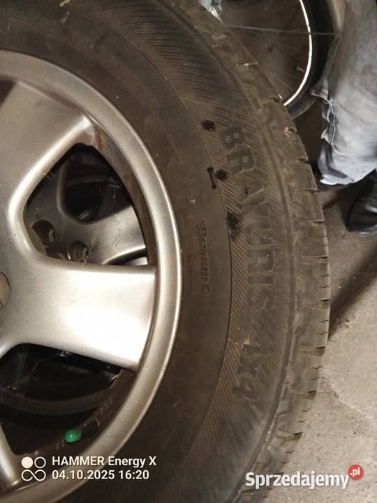 Opony z alusami 23560r16 wielosezon sprzedam