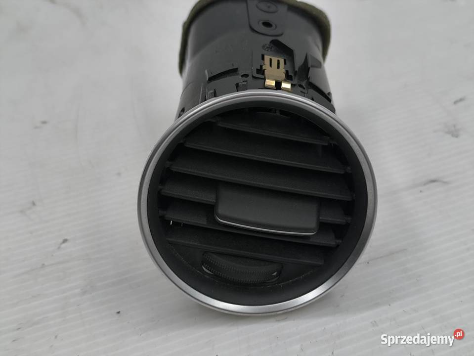 KRATKA NAWIEWU PRAWA MERCEDES W204 LIFT osobowe Kratki nawiewu sprzedam