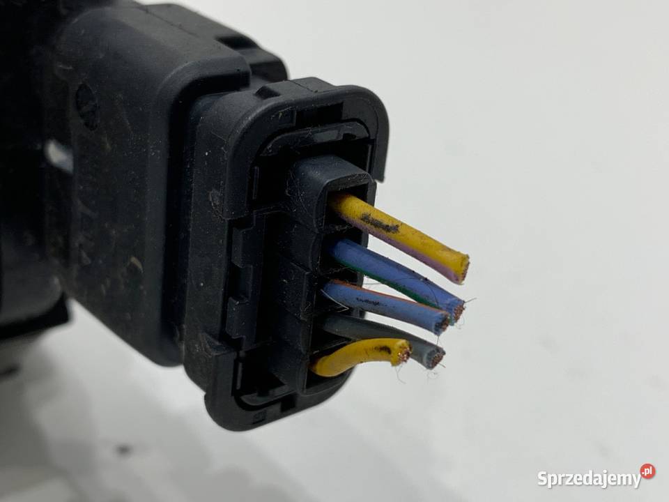 PRZEPUSTNICA FORD FOCUS IV 15 120 ZAWÓR