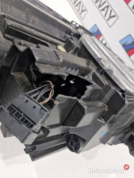 BMW X1 F48 LAMPA LEWA PRZÓD FULL LED LCI