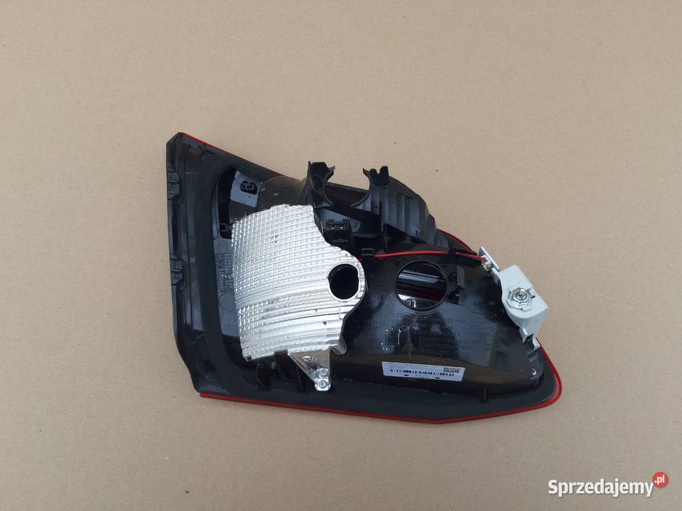 BMW 2 F45 LCI LAMPA PRAWA TYŁ W KLAPĘ 7491342 lampy tylne Trzciel sprzedam