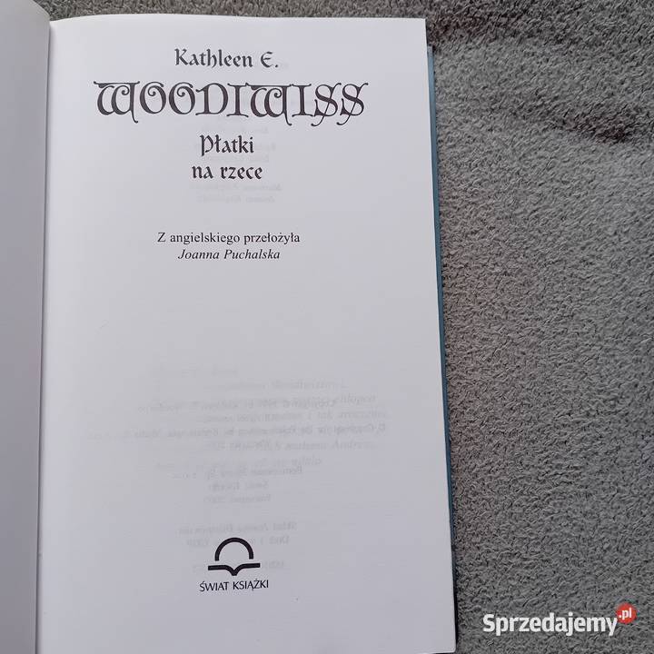 Kathleen E Woodiwiss Płatki na rzece Świat Antykwariat Koźminek