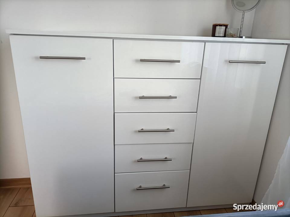 Komoda lakierowana Meble Flantrowo