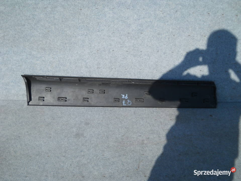 AUDI Q7 4L0 LISTWA DRZWI PRAWY PRZÓD