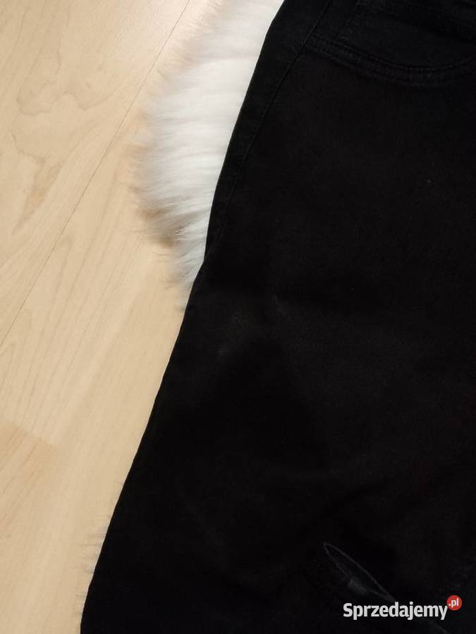 Czarne wąskie spodnie skinny ML Sinsay