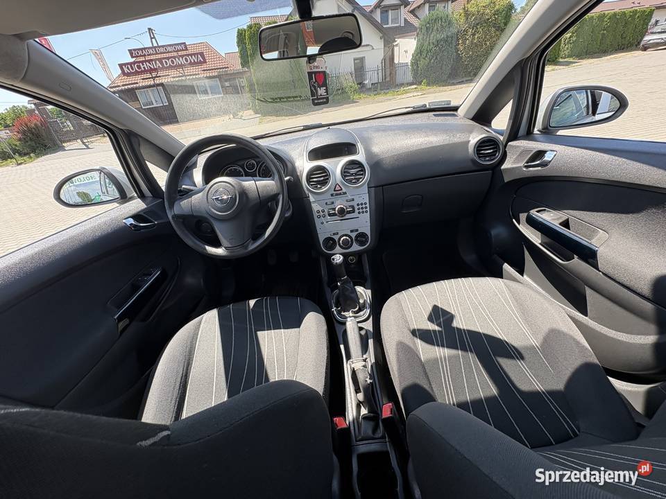 Opel Corsa 12 benzyna 80 klimatyzacja salon ESP