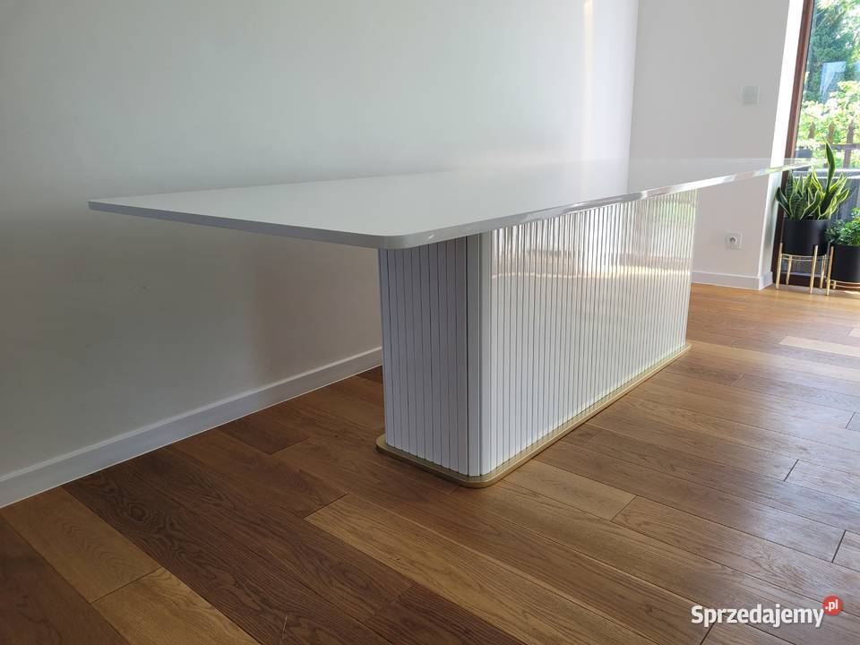 Stół COMODO złoty dekor pod nogą jadalnia salon Gierałtowiczki sprzedam