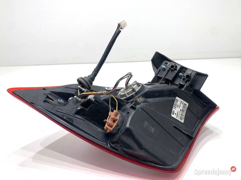 LAMPA PRAWY TYŁ HYUNDAI i20 II 92402C8100
