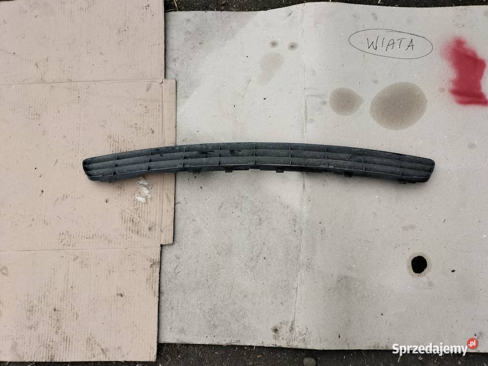 AUDI 80 B3 80B3 ŚRODKOWA KRATKA ZDERZAKA PRZÓD osobowe Kamień-Kolonia