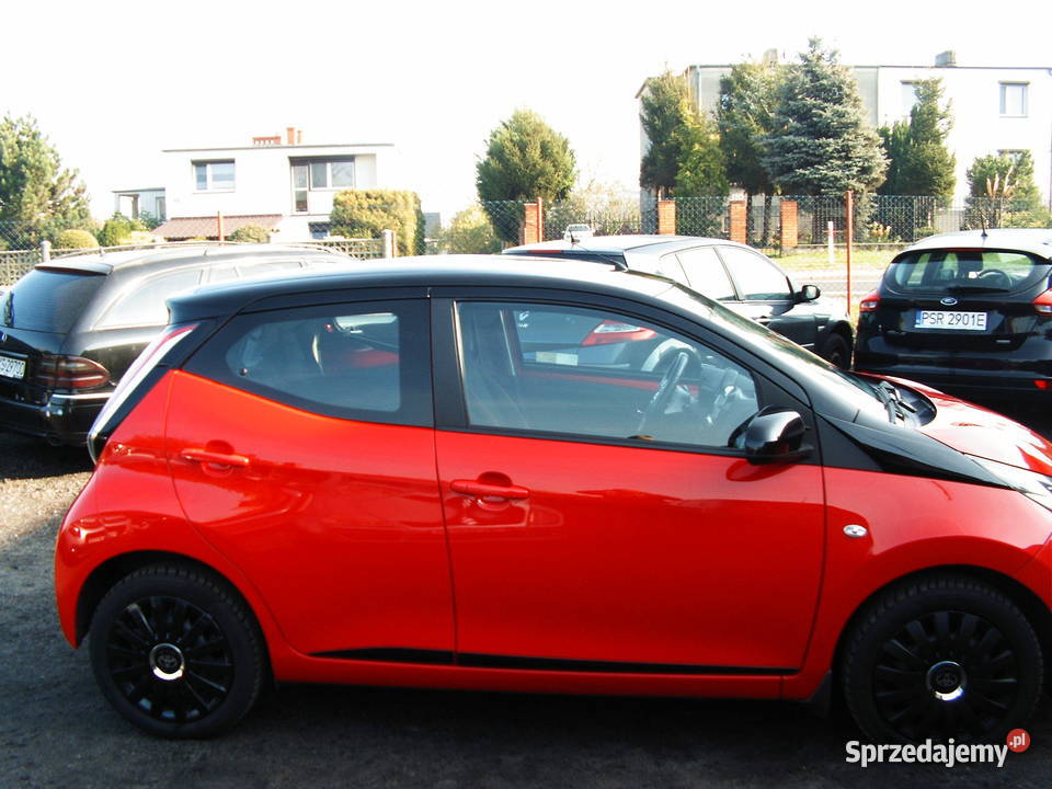 Toyota Aygo 10 Etylina 2018 r Września sprzedam