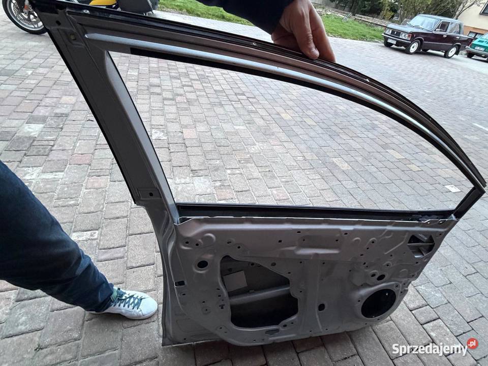 części Toyota Corolla heatchbek Gr 2025r wielkopolskie Ostrów Wielkopolski sprzedam