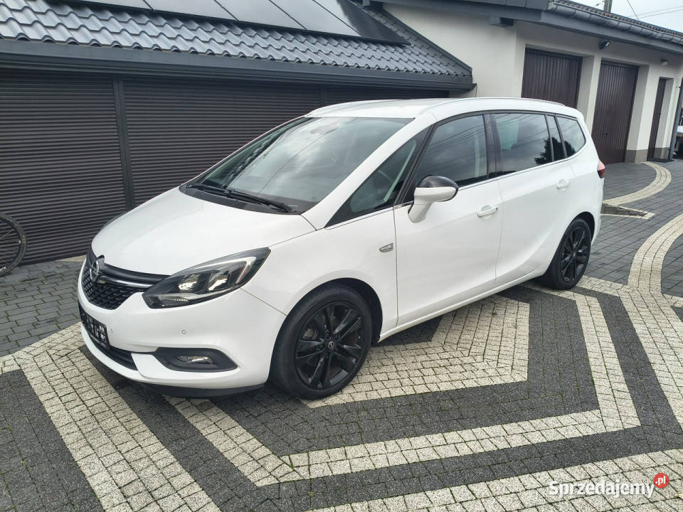 Opel Zafira 14 Turbo 140 Business Edition Samochody osobowe