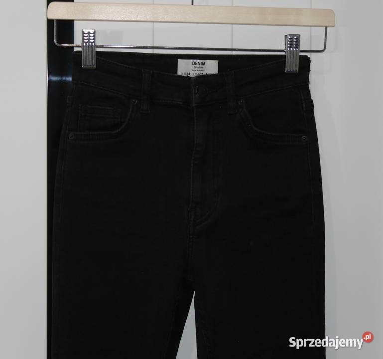 Bershka świetne spodnie dziury 34 XS Spodnie Wrocław sprzedam