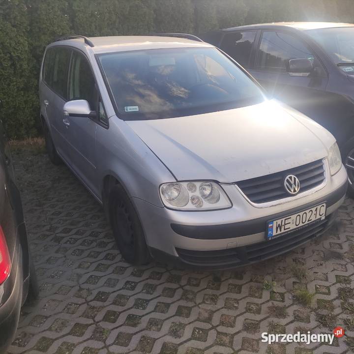 VW TOURAN USZKODZONY SILNIK Rok produkcji 2004 Warszawa sprzedam