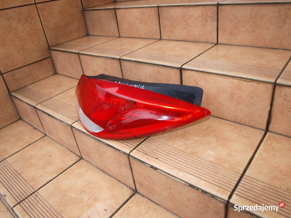 Opel insignia A sedan lampa prawa tył 2008 2013r sprzedam
