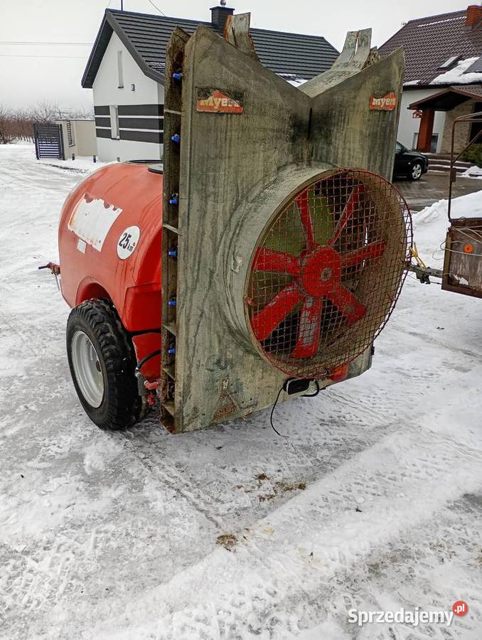 Opryskiwacz sadowniczy myers 1100l