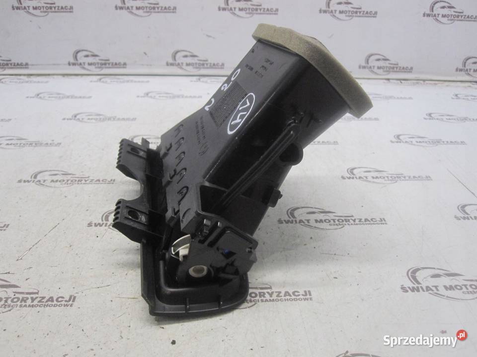 BMW F10 LIFT kratka nawiewu lewa 91666887 osobowe Kratki nawiewu