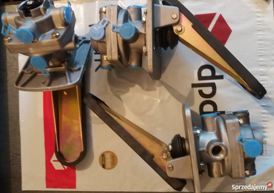 Ciągnik LKT tłoczki hamulcowe