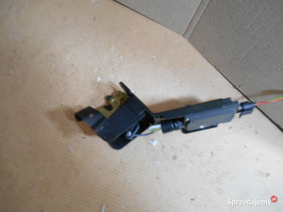 ZAMEK KLAPY UCHO CITROEN C5 II Zbierkowo sprzedam