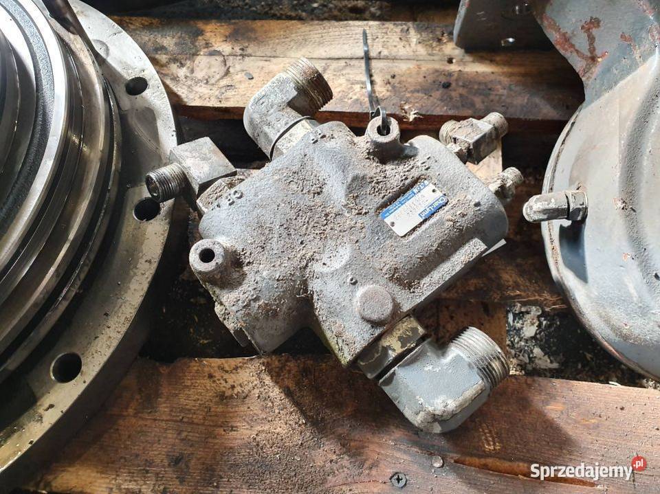 ROZDZIELACZ HOLLAND 8870 A 6061399002 Lipno