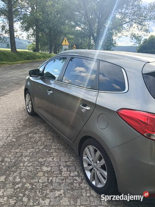 Kia Carens IV siedmioosobowa przyciemniane szyby Świebodzice