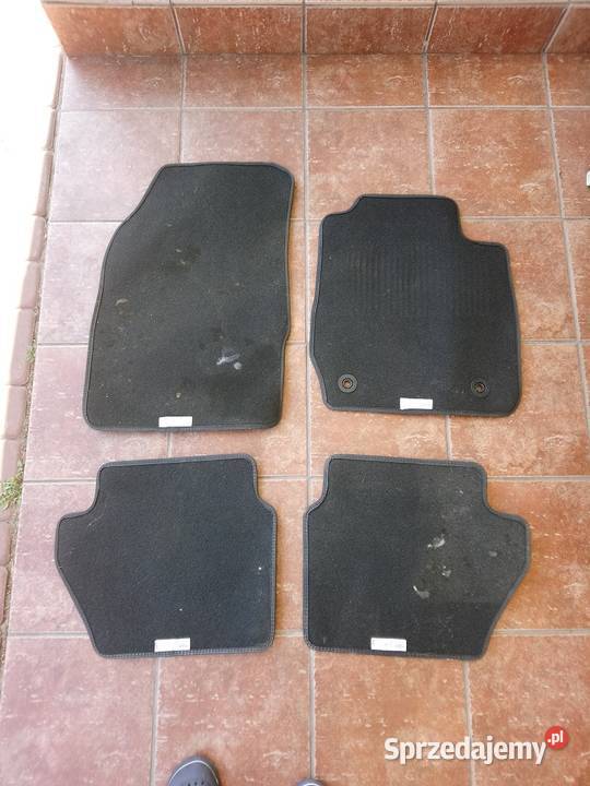 Oryginalne dywaniki welurowe Ford Fiesta MK7 2D Sulejów