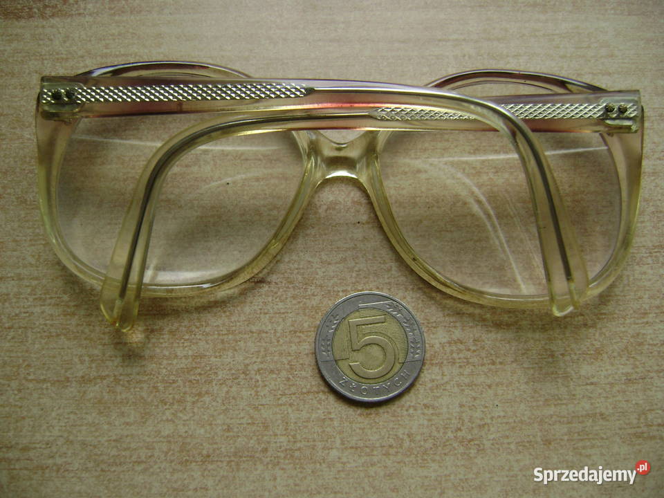 Starocie z PRL Okulary damskie korekcyjne 25 Gdynia